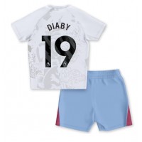 Otroški Nogometni dresi Aston Villa Moussa Diaby #19 Gostujoči 2023-24 Kratek Rokav (+ Kratke hlače)